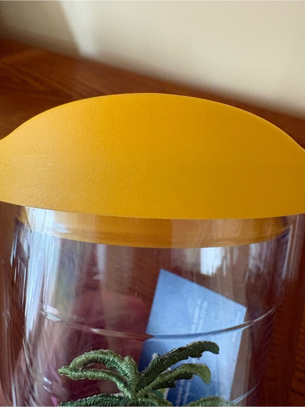 tervis Clear Tumbler with Yellow Lid and Embroidered Palm Design - Picture 5 of 7